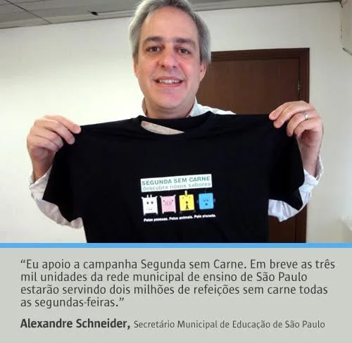 Tela de celular com foto de homem
Descrição gerada automaticamente com confiança média